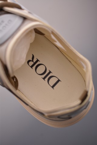 Dior B30 'Black / White' view 27