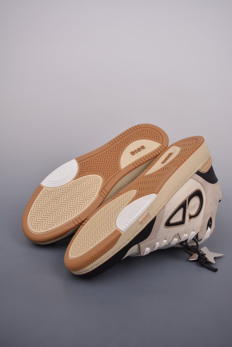 Dior B57 view
