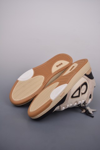 Dior B57 view 3