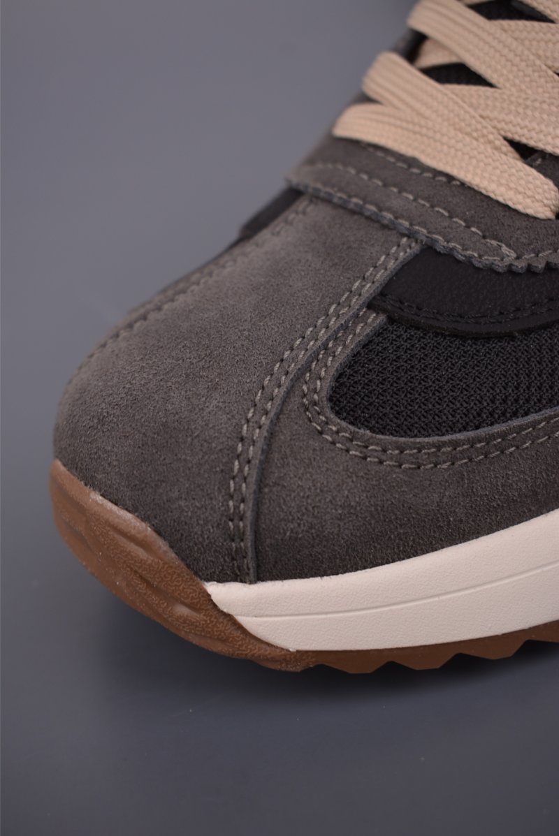 Fendi Casual Sneaker view