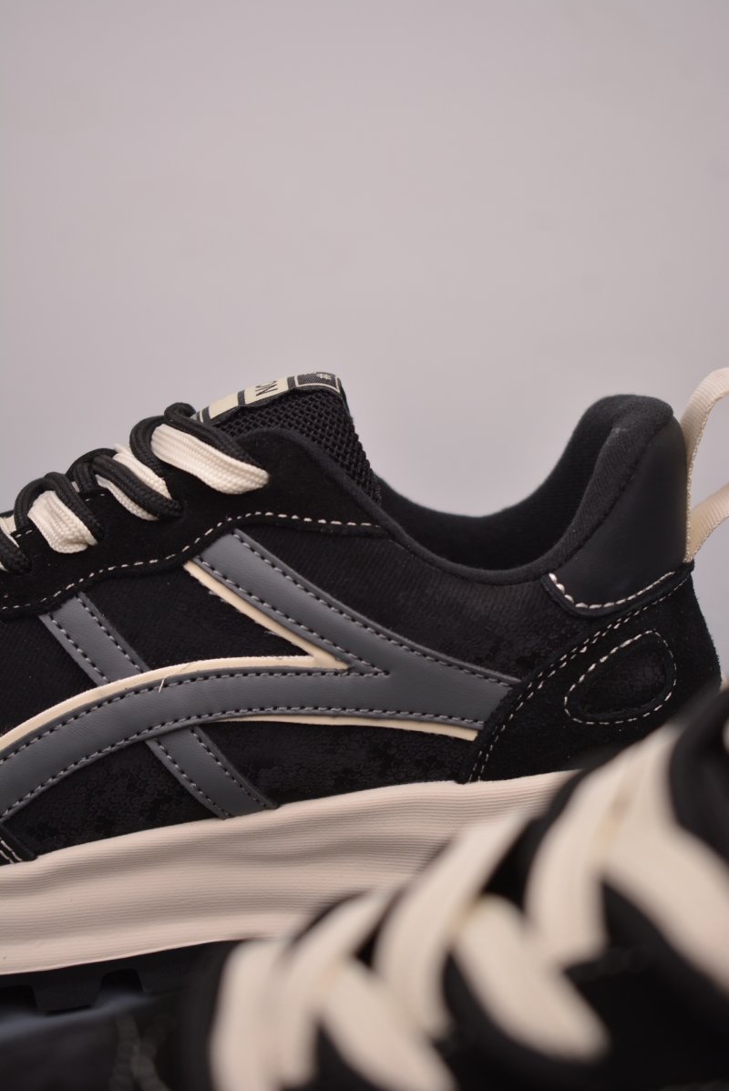 Fendi Casual Sneaker view