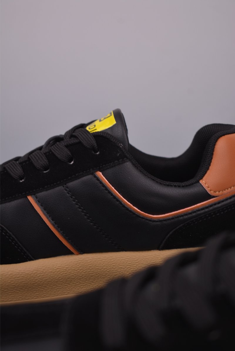 Fendi Casual Sneaker view