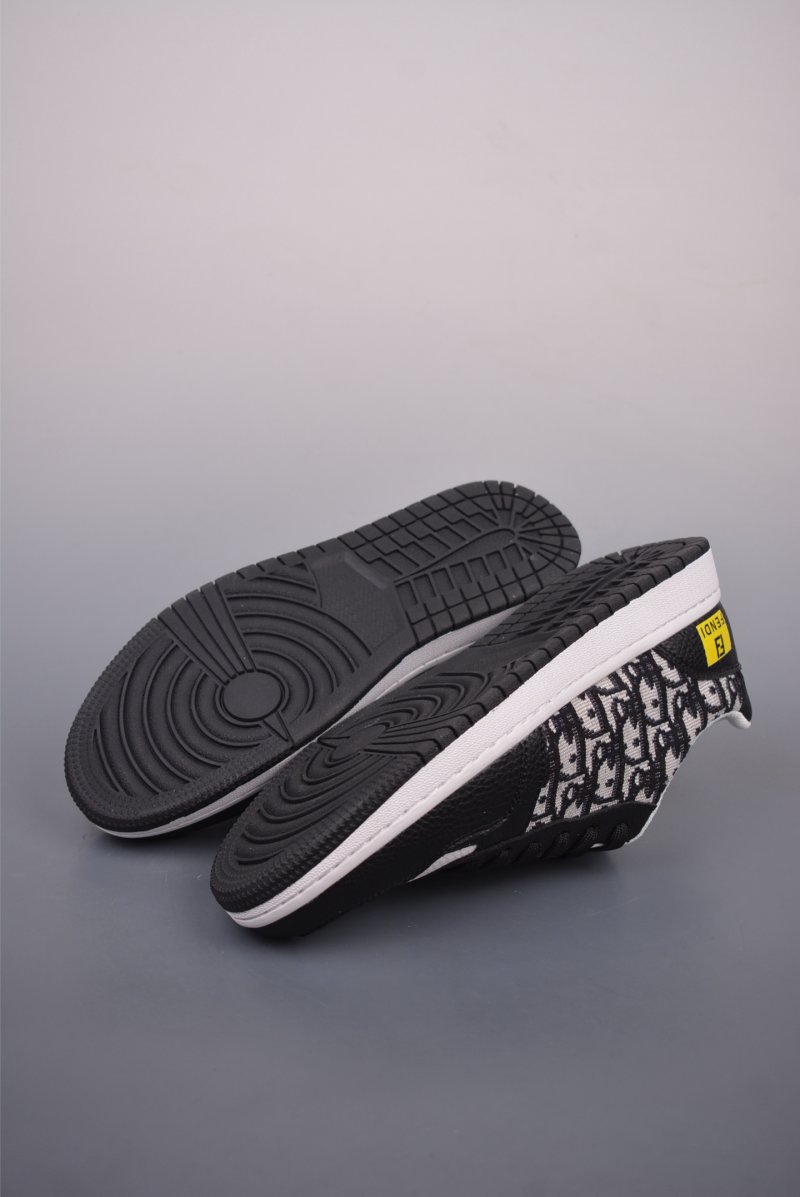 Fendi Casual Sneaker view