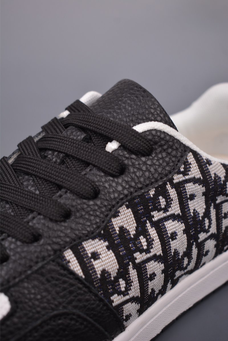 Fendi Casual Sneaker view