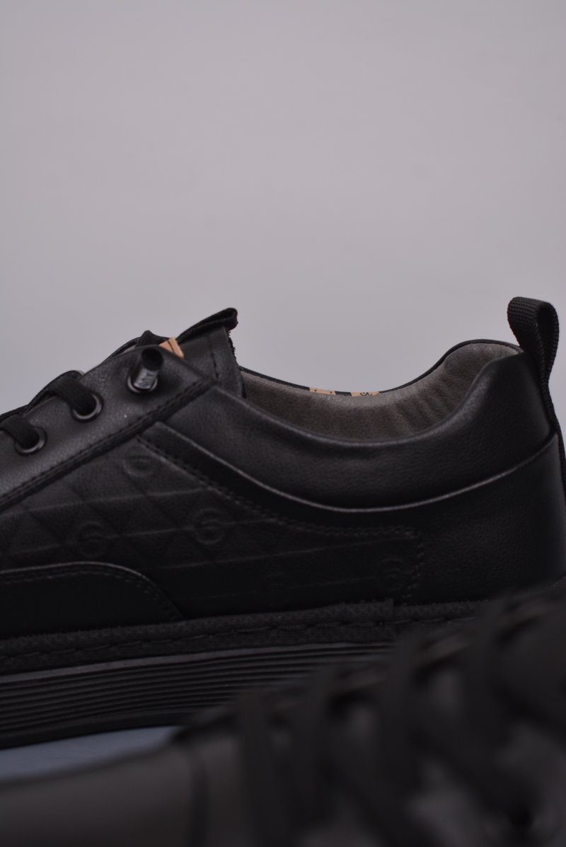 Fendi Casual Sneaker view