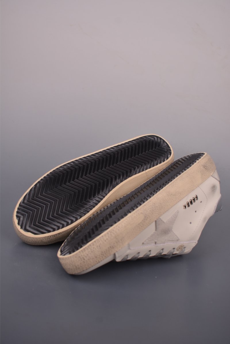 Golden Goose Super Star 'Gold' view