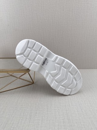 Gucci GG-CC 'White / Silver' view 6