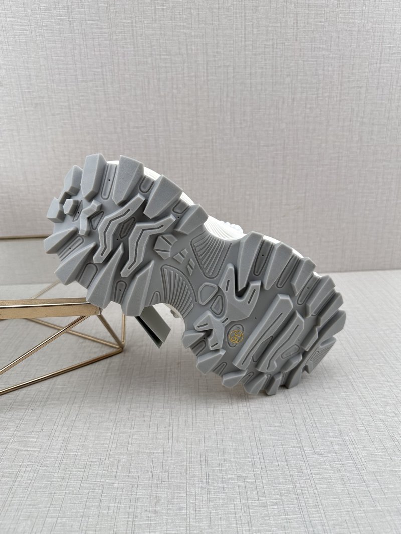 Gucci GG-CC Chunky Low 'Silver' view
