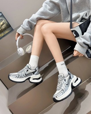 Gucci GG-CC view 4