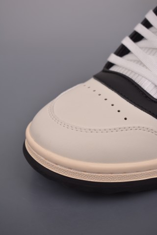 Gucci Sneakers view 6