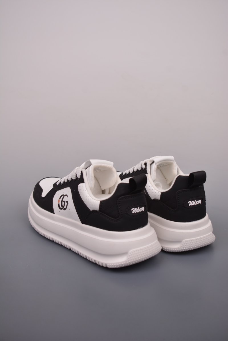 Gucci Sneakers view