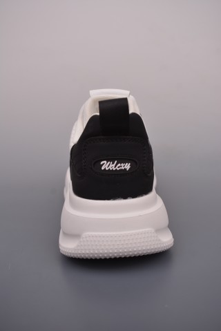 Gucci Sneakers view 4