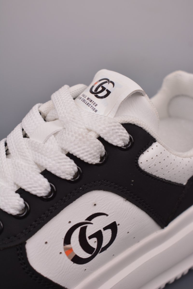Gucci Sneakers view