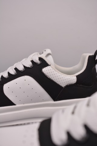 Gucci Sneakers view 8