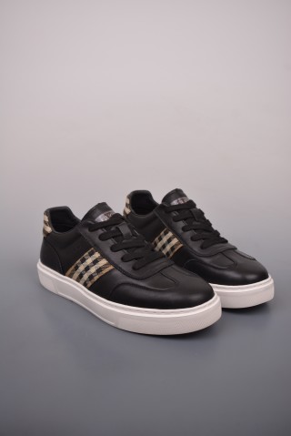 Gucci Sneakers view 1
