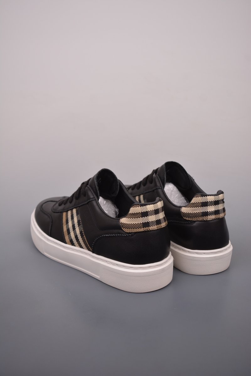 Gucci Sneakers view
