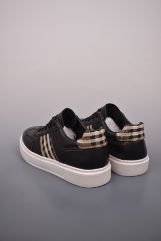 Gucci Sneakers view 2
