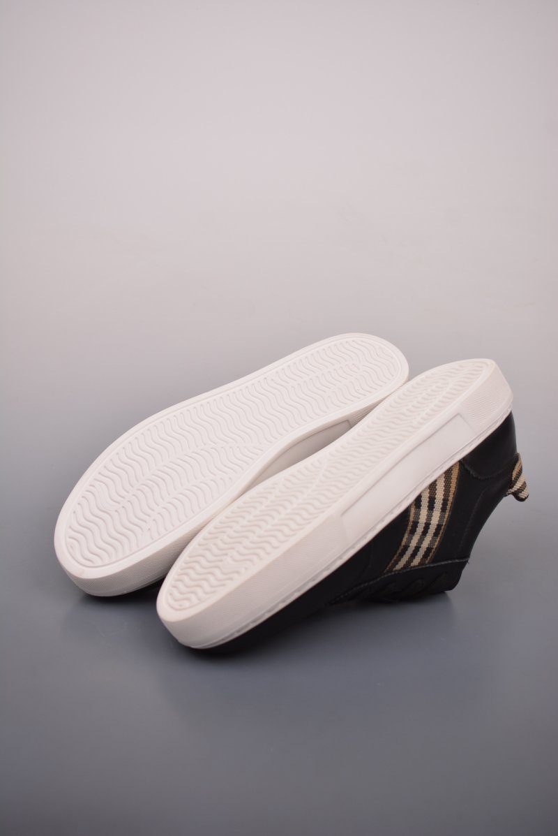 Gucci Sneakers view