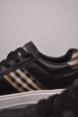 Gucci Sneakers view 8