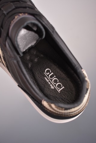 Gucci Sneakers view 9