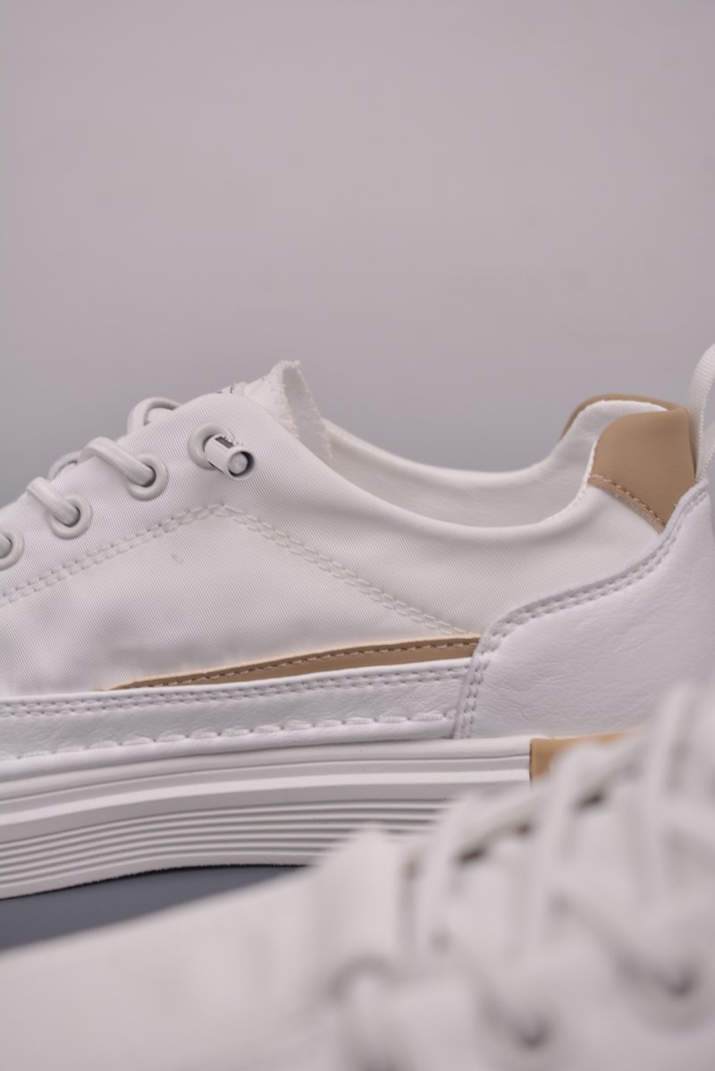 Gucci Sneakers view