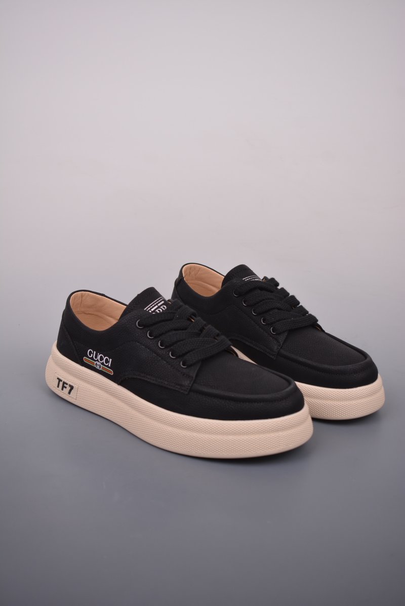 Gucci Sneakers view