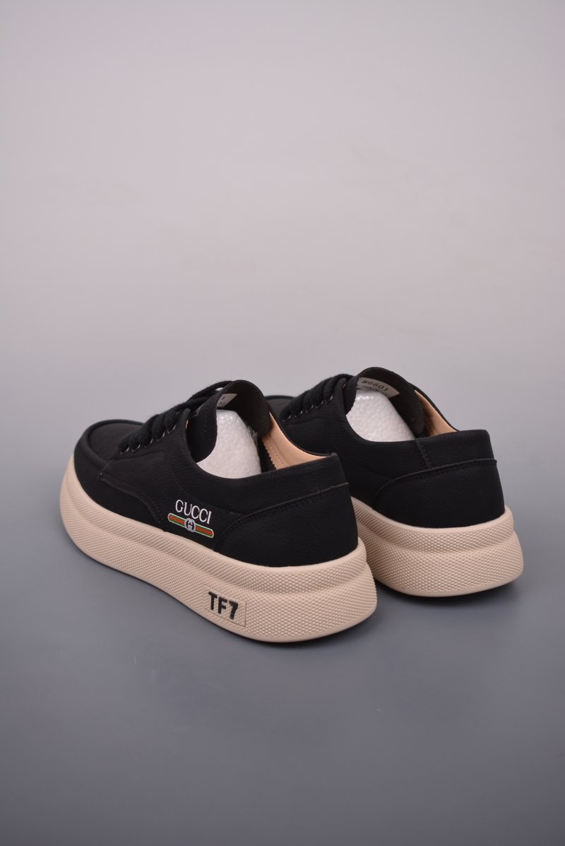 Gucci Sneakers view