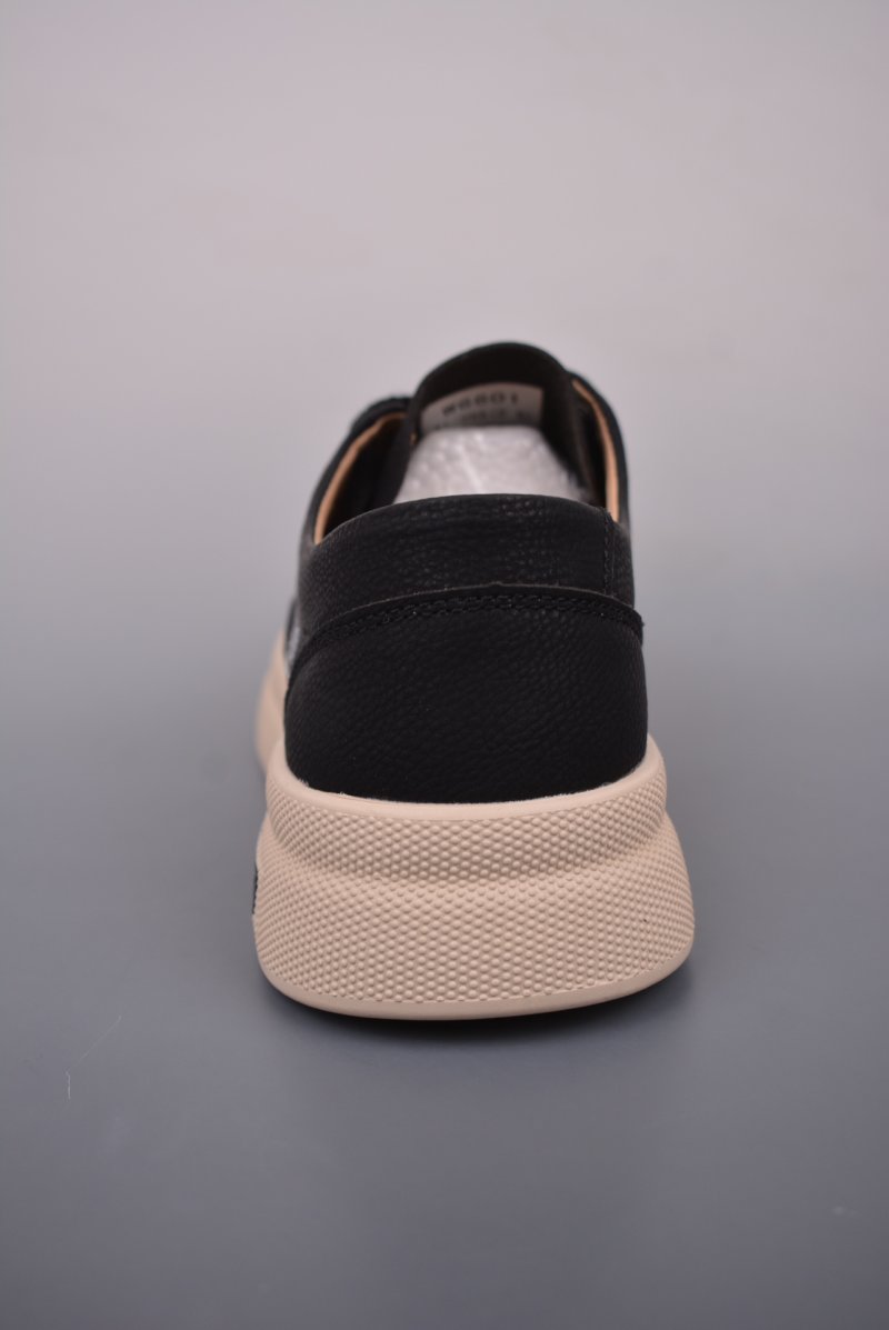 Gucci Sneakers view
