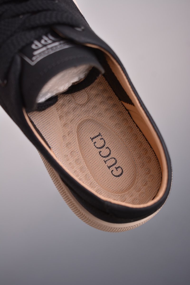 Gucci Sneakers view