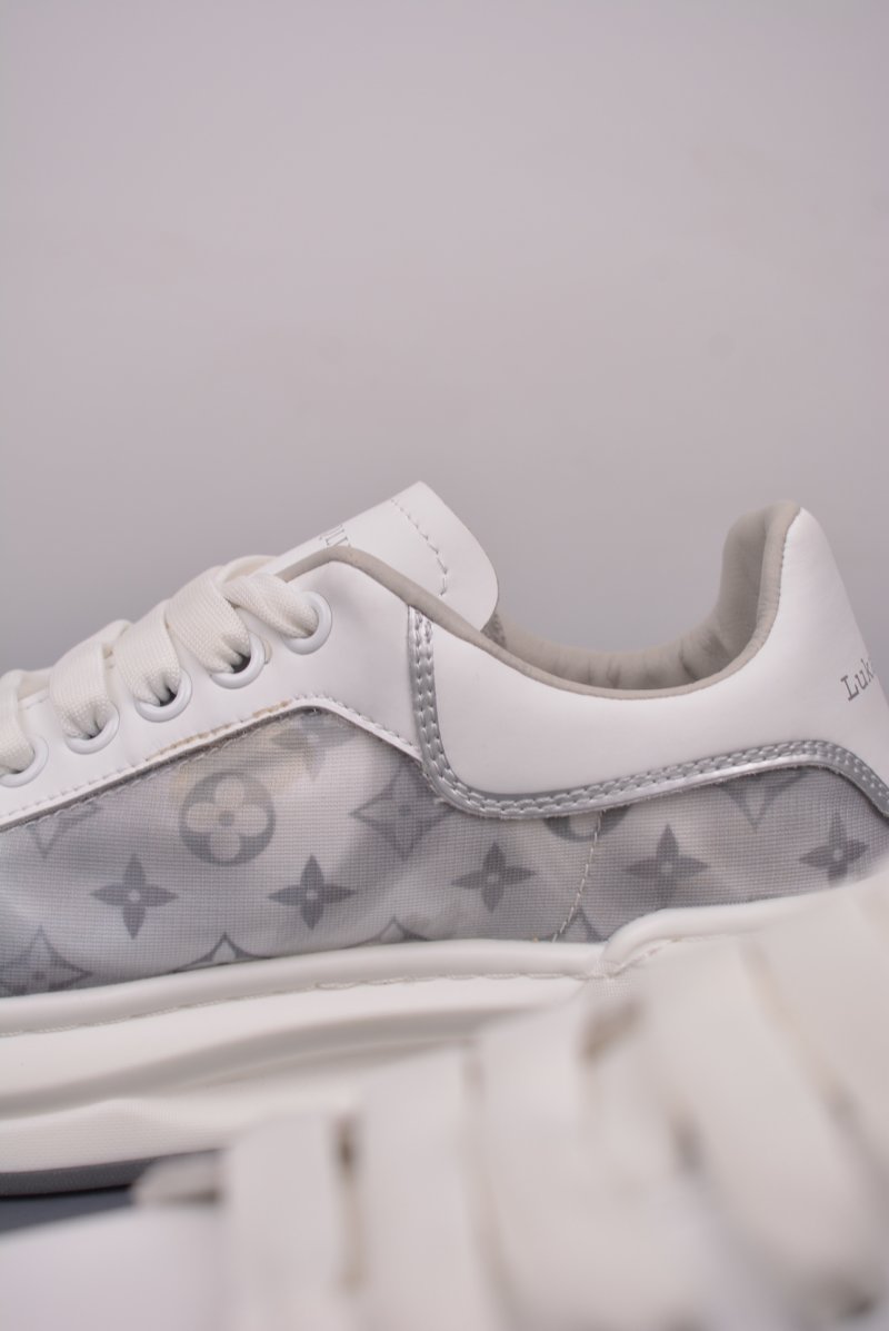Gucci Sneakers view