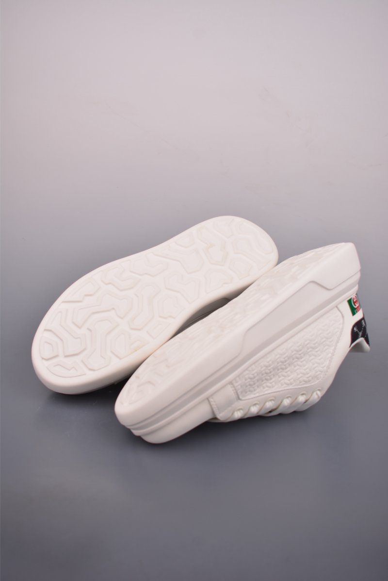 Gucci Sneakers view