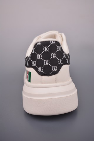 Gucci Sneakers view 4