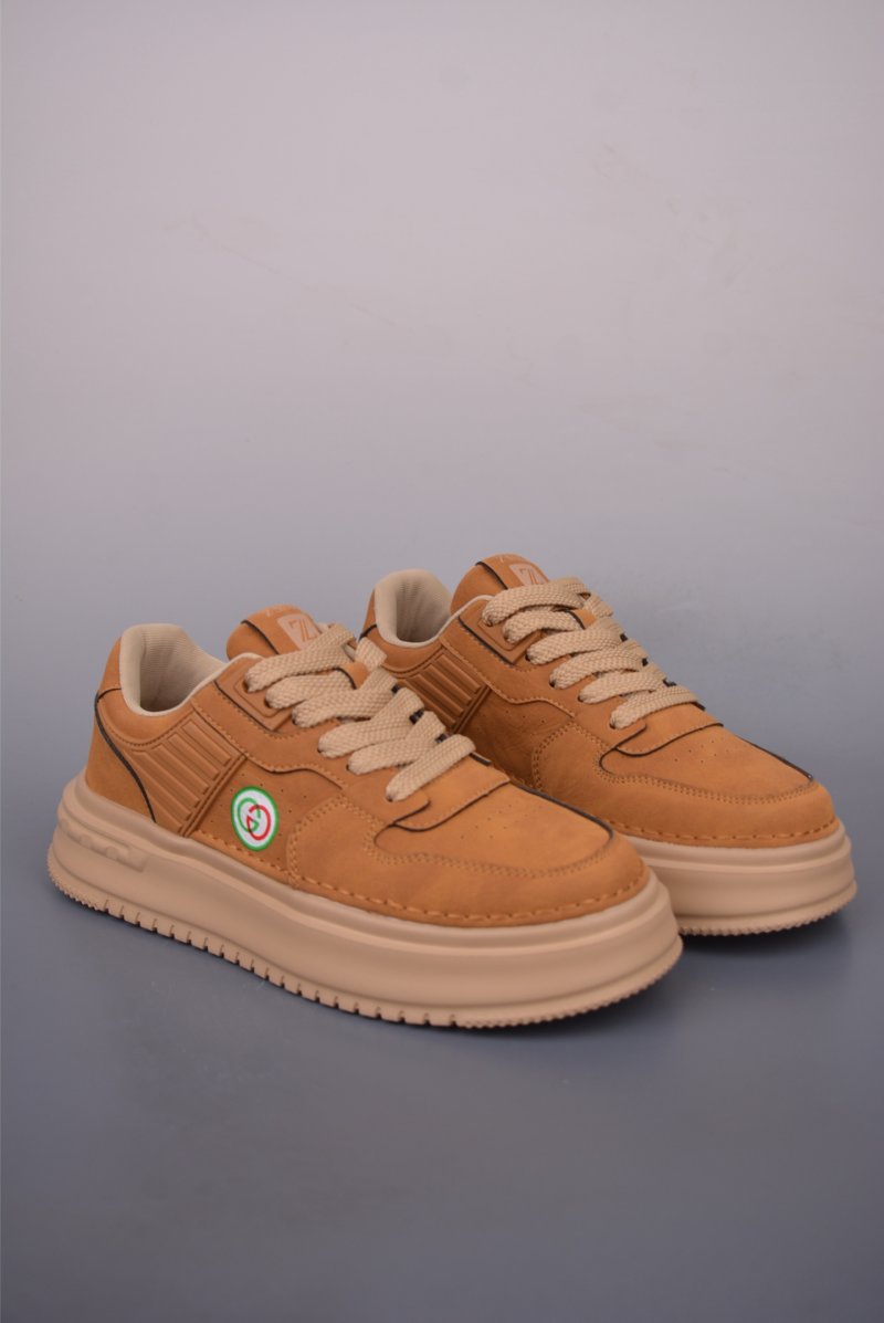 Gucci Sneakers view