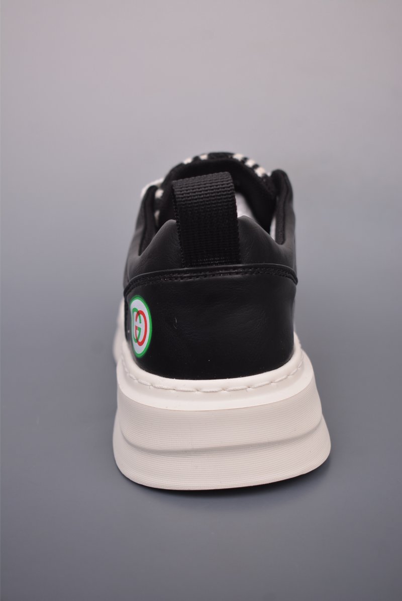 Gucci Sneakers view