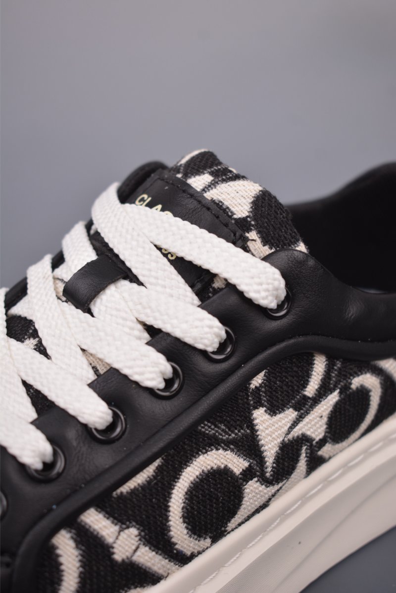 Gucci Sneakers view