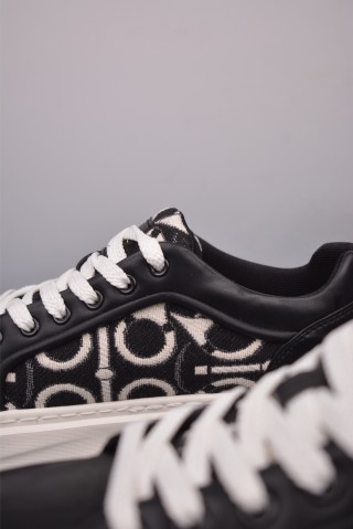 Gucci Sneakers view 8