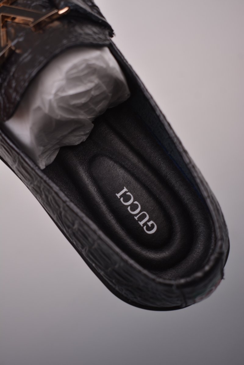 Gucci Sneakers view