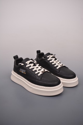 Gucci Sneakers view 1