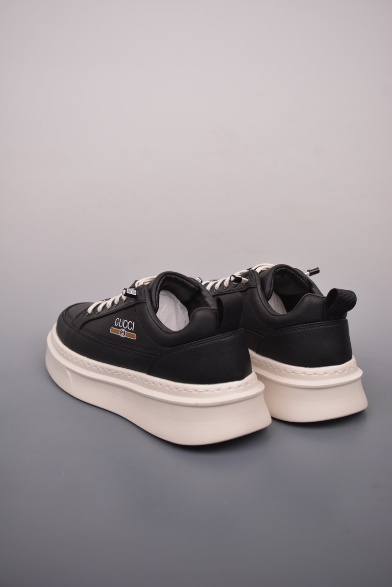 Gucci Sneakers view