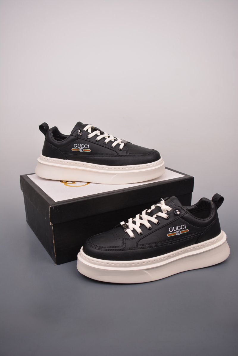 Gucci Sneakers view