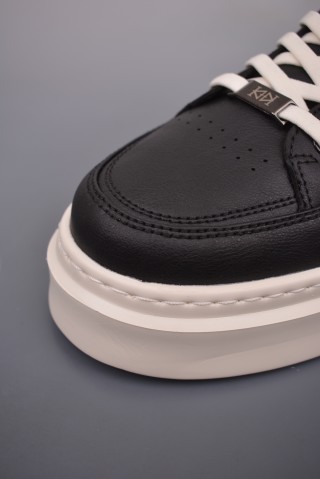 Gucci Sneakers view 6