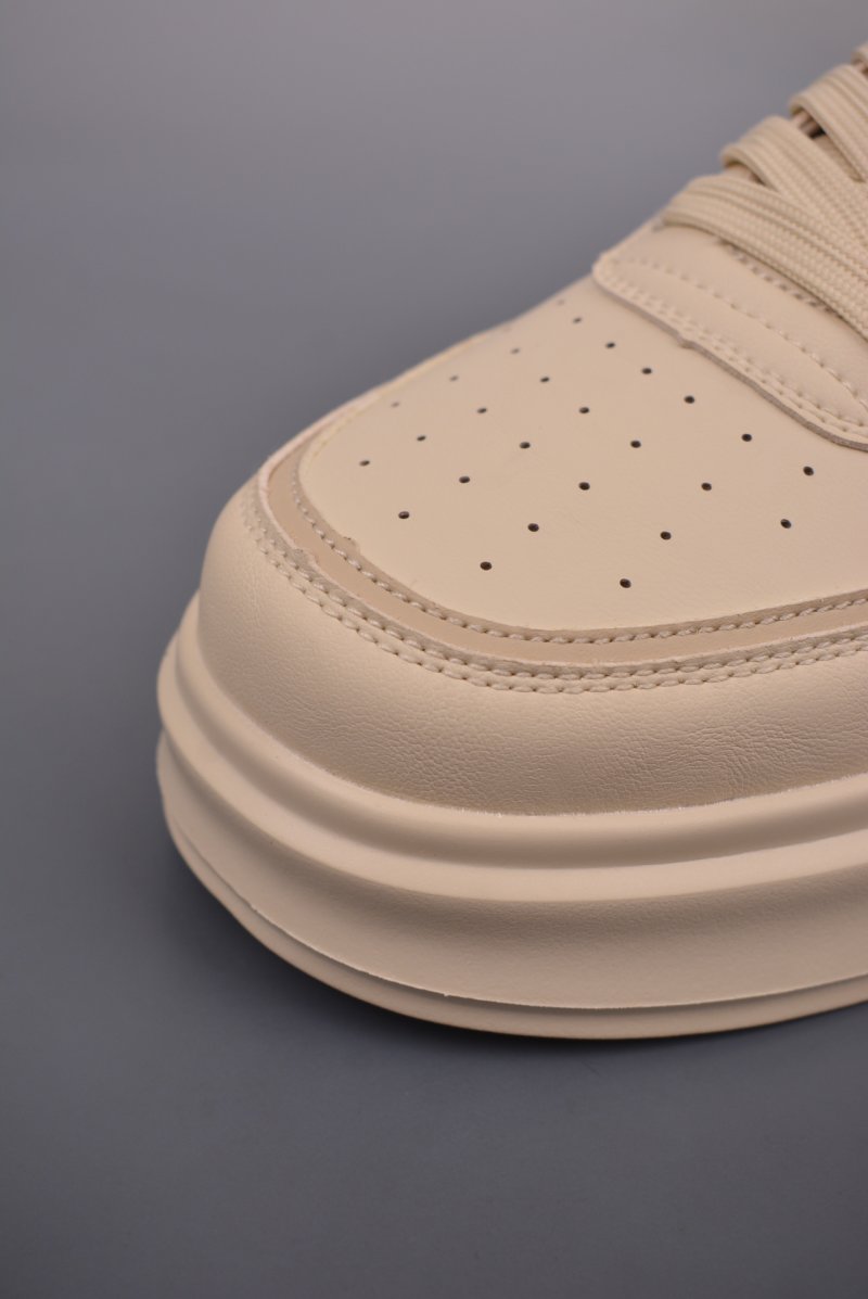 Gucci Sneakers view