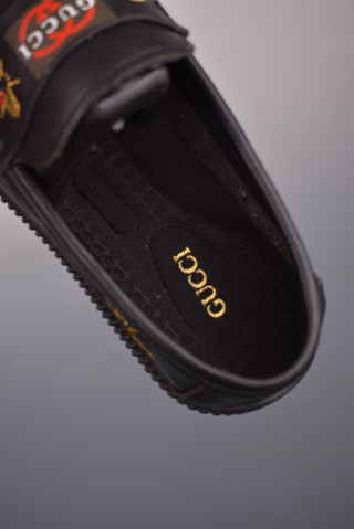 Gucci Sneakers view 9