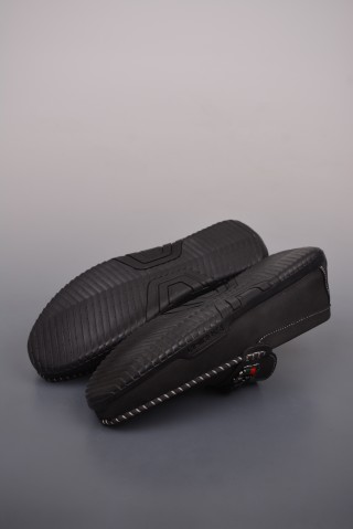 Gucci Sneakers view 3