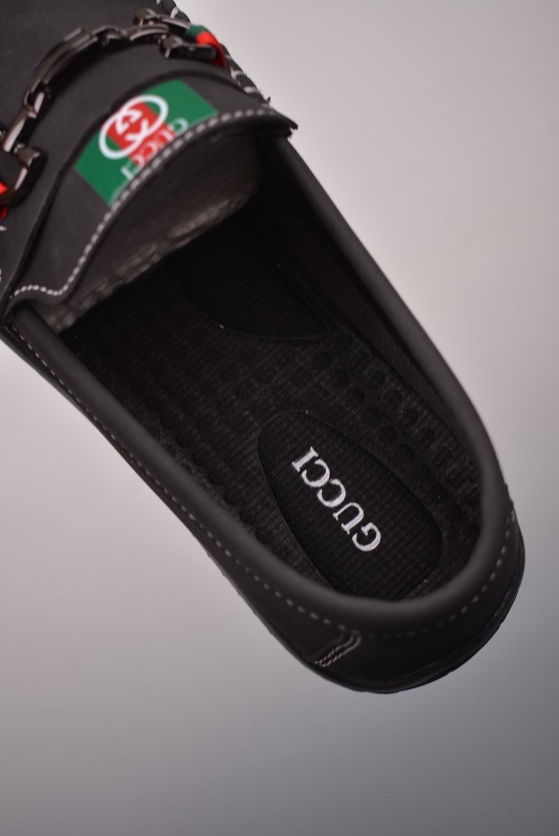 Gucci Sneakers view