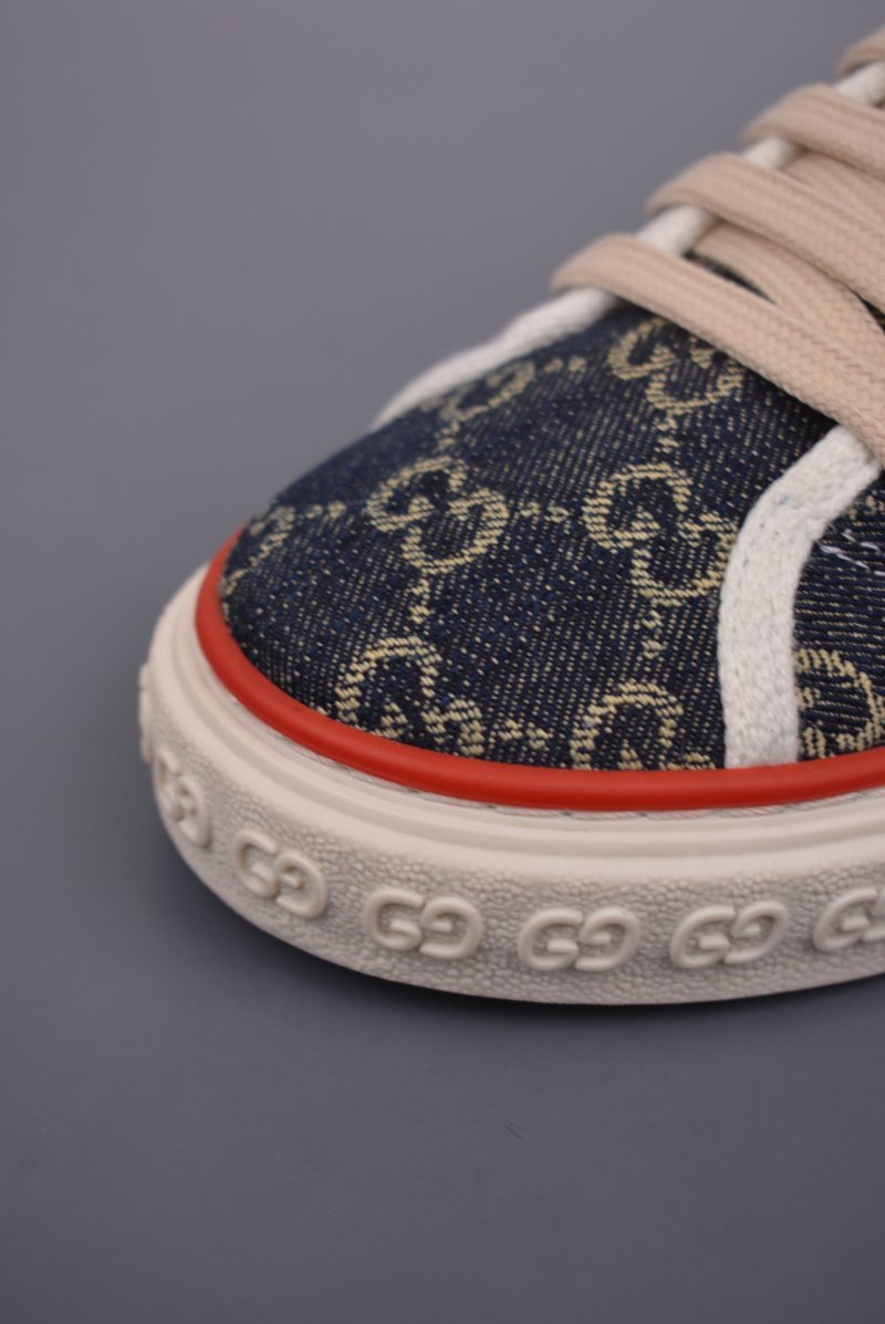 Gucci Tennis 1977 Print Sneaker view