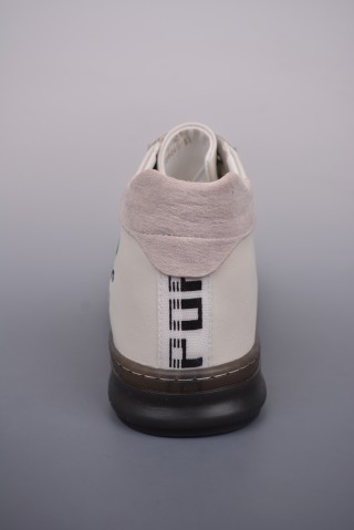 Gucci WY view 4