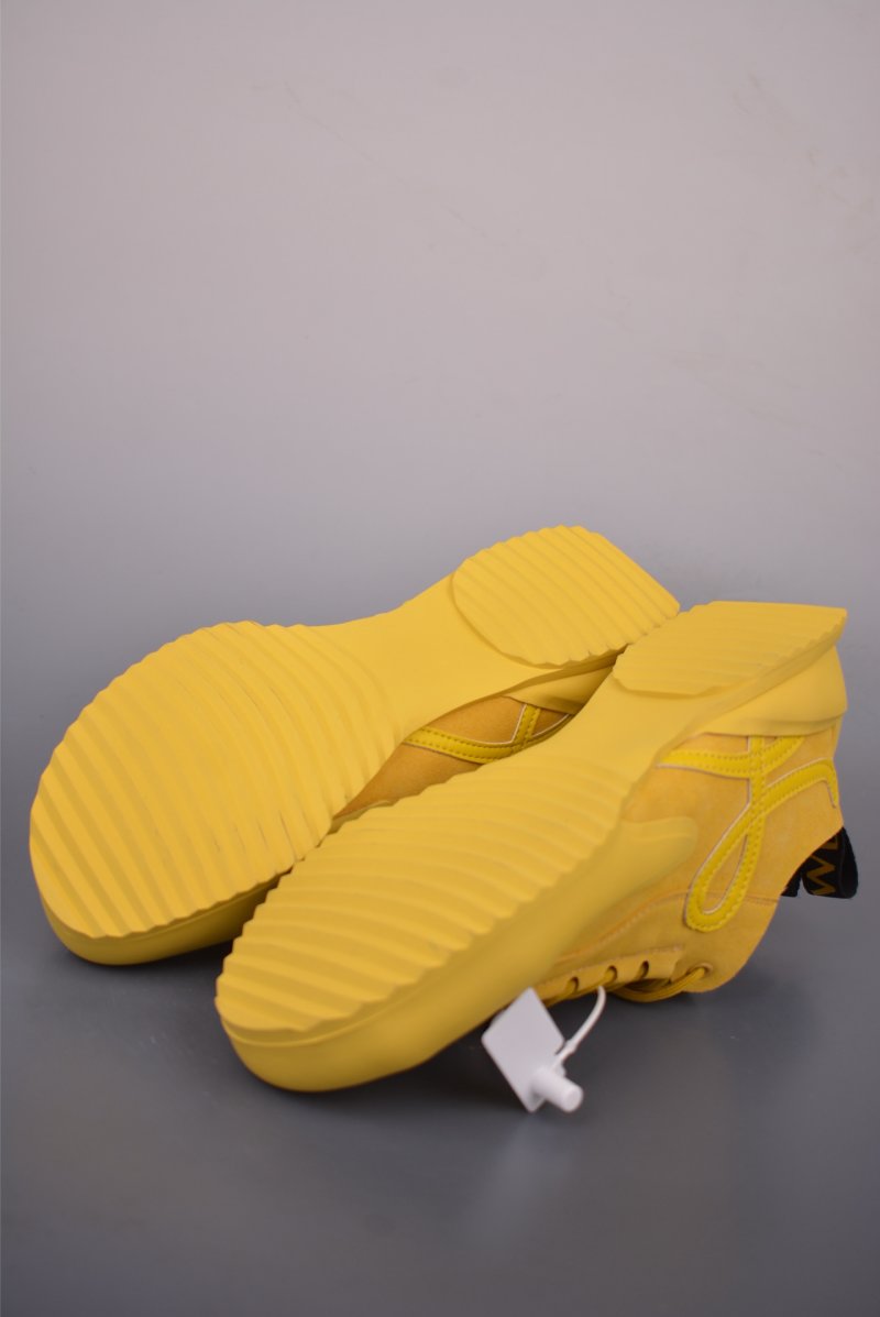 Loewe Ballet Runner 'White / Red' view