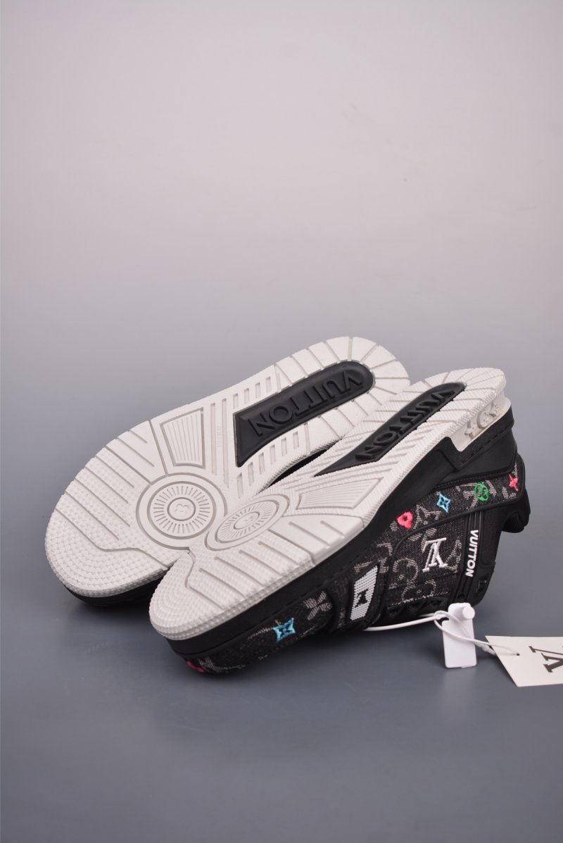 Louis Vuitton LV Trainer view