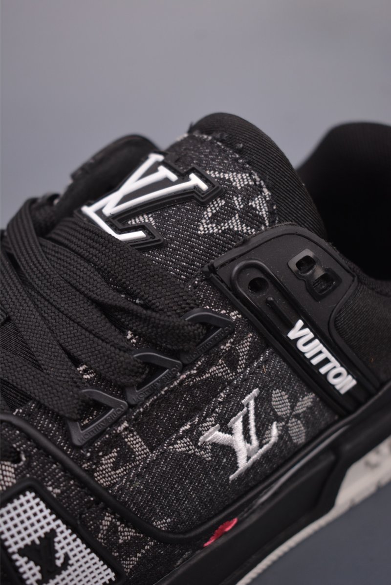 Louis Vuitton LV Trainer view